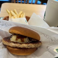 Photo taken at MOS Burger by Aki on 7/9/2023