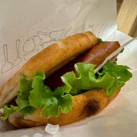 Photo taken at MOS Burger by Aki on 9/30/2023