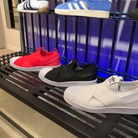 Photo taken at adidas パフォーマンスセンター アクアシティお台場 by Chris P. on 3/17/2017