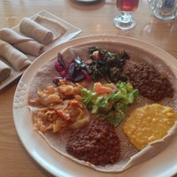 Foto tomada en Sheba Ethiopian Restaurant  por Crash Kalwa el 2/2/2014