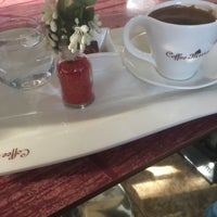 Foto diambil di Coffee Mırra oleh Atakan Örük pada 3/15/2018