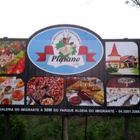 รูปภาพถ่ายที่ Plátano Grill Restaurante Ltda. โดย Erich G. เมื่อ 10/11/2012
