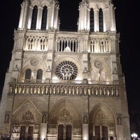 Foto tirada no(a) Catedral de Notre-Dame de Paris por Matteo em 4/9/2015