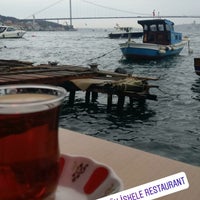 2/4/2018 tarihinde Bb J.ziyaretçi tarafından Çengelköy İskele Restaurant'de çekilen fotoğraf