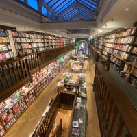 Photo taken at Daunt Books by Vanessa S. on 11/21/2023