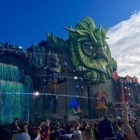 Photo taken at Electric Daisy Carnival New York 2016 by Vanessa S. on 5/15/2016