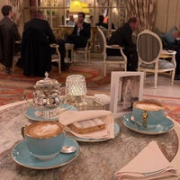 11/9/2022에 🌸 UGIRL 🌸님이 The Ritz Salon에서 찍은 사진