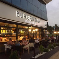 Das Foto wurde bei Burger Bar von Burger Bar am 7/2/2017 aufgenommen