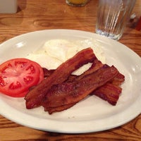 Photo taken at Cracker Barrel Old Country Store by Kelly H. on 5/12/2013