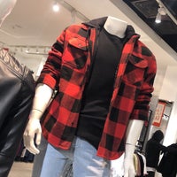 Photo taken at Forever 21 by Thana on 12/24/2019