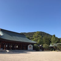 Photo taken at Kashihara Jingu Shrine by 瑠璃 五. on 10/28/2017