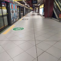 Photo taken at Estação Faria Lima (Metrô) by Ramiel D. on 1/3/2021