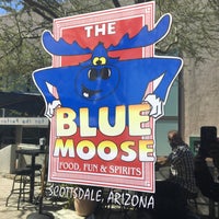 Foto tomada en The Blue Moose Bar and Grill  por Louise S. el 2/21/2016