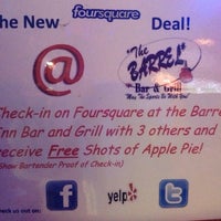 รูปภาพถ่ายที่ Barrel Inn Bar and Grill โดย Jo K. เมื่อ 10/14/2012