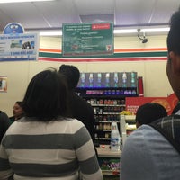 Photo taken at 7- Eleven by Mauricio on 4/1/2016
