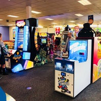 Photo taken at Chuck E. Cheese by Xiao M. on 12/18/2017