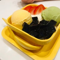 Photo taken at Sweethoney Dessert by Xiao M. on 9/14/2019
