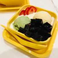 Photo taken at Sweethoney Dessert by Xiao M. on 7/26/2019
