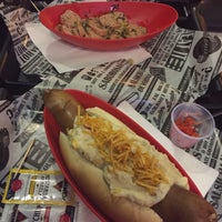 4/13/2015にMaynaがLouie&amp;#39;s Gourmet Hot Dogで撮った写真