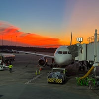 Foto diambil di Charleston International Airport (CHS) oleh David T. pada 11/24/2023