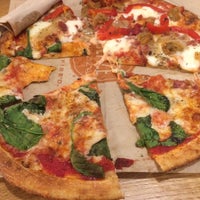 3/9/2017にRafael L.がBlaze Pizzaで撮った写真