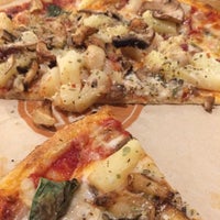 5/8/2017にRafael L.がBlaze Pizzaで撮った写真