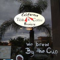 Photo prise au California Tea &amp;amp; Coffee Brewery par TJ le10/12/2012