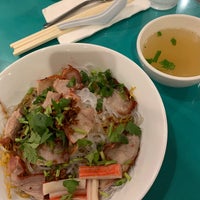Снимок сделан в Little Saigon Restaurant пользователем Virgil M. 2/9/2020