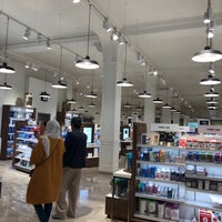 Photo taken at John Bell &amp;amp; Croyden by R- Alessa on 8/15/2019
