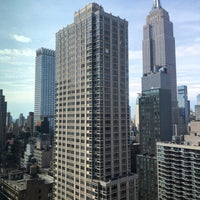 รูปภาพถ่ายที่ Residence Inn by Marriott New York Manhattan/Times Square โดย R- Alessa เมื่อ 7/9/2022