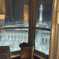 Photo taken at Hilton Suites Makkah by R- Alessa on 3/14/2024