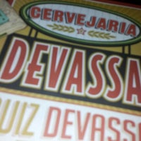 รูปภาพถ่ายที่ Cervejaria Devassa โดย Moises F. เมื่อ 12/7/2012