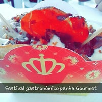 Photo taken at Penha Gourmet - Feirinha Gastronomica by Caah R. on 3/29/2015
