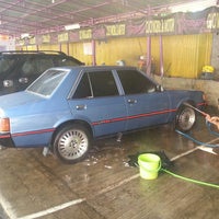 Photo taken at Starlight Car Wash by ARIEF W. on 11/23/2013