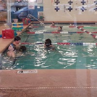 Das Foto wurde bei Aqua-Tots Swim Schools Richmond von Jennifer A. am 11/6/2013 aufgenommen