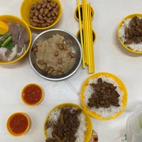 Photo taken at Authentic Mun Chee Kee KING of Pig&amp;#39;s Organ Soup by Jonathan L. on 4/28/2023