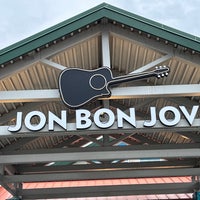 Photo taken at Jon Bon Jovi Service Area by JuJu on 5/13/2023