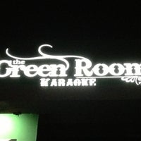 รูปภาพถ่ายที่ El Green Room Karaoke โดย Uriel U. เมื่อ 3/24/2013