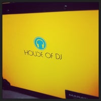 Foto diambil di House of DJ oleh Sol pada 5/22/2013