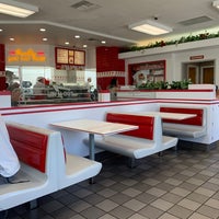 Photo taken at In-N-Out Burger by Colin S. on 7/4/2021