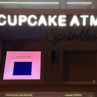 Photo taken at Sprinkles by leesseung on 9/5/2015