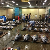 Photo taken at Tsukiji Market by Johnson L. on 8/26/2016