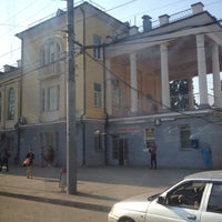 Photo taken at Остановка &amp;quot;Новый вокзал&amp;quot; by Зоя on 9/25/2012