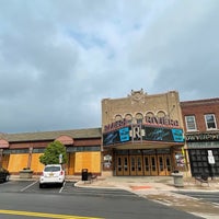 5/20/2023에 Darcy님이 Riviera Theatre &amp;amp; Performing Arts Center에서 찍은 사진
