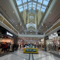 11/27/2022 tarihinde Darcyziyaretçi tarafından Mapleview Shopping Centre'de çekilen fotoğraf
