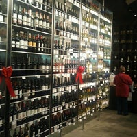 12/16/2012 tarihinde Darcyziyaretçi tarafından Puro Wine'de çekilen fotoğraf