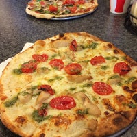 6/19/2014にMandaがPie Five Pizza Co.で撮った写真