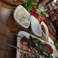 Das Foto wurde bei Flash Restaurant von Kübra . am 7/28/2022 aufgenommen