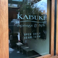 Foto tomada en Kabuki Springs &amp;amp; Spa  por Frank R. el 3/17/2018
