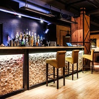 Das Foto wurde bei Bramble Cocktail Bar von Bramble Cocktail Bar am 10/20/2016 aufgenommen